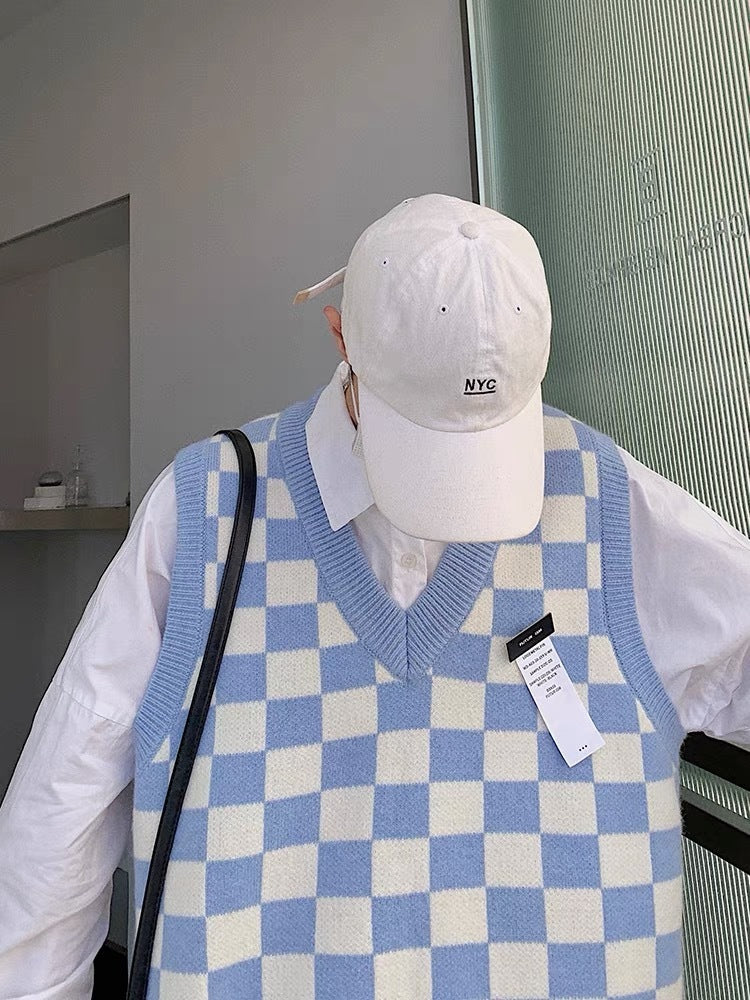 V-collar Preppy Style Chessboard Plaid Sweater Vest Knitted Sweater Men